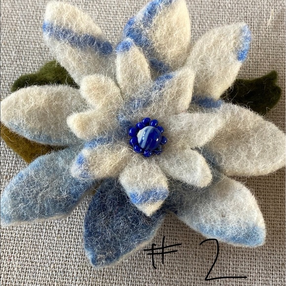Hand Felted Floral Pins Brooches - Picture 3 of 12